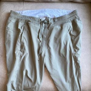 Calvin Klein Capri Joggers